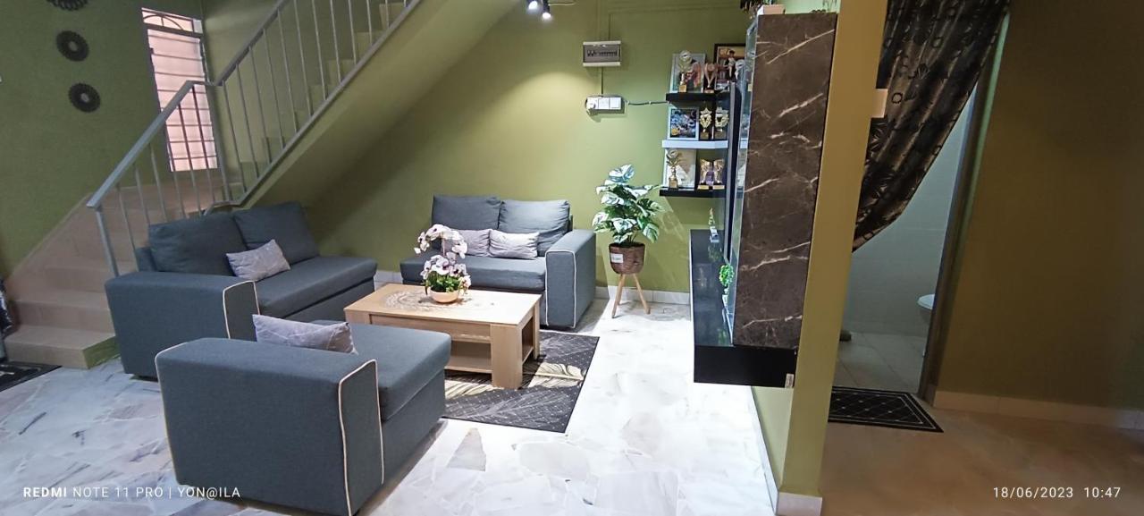 Homestay Rezeki Batu Gajah Exteriör bild