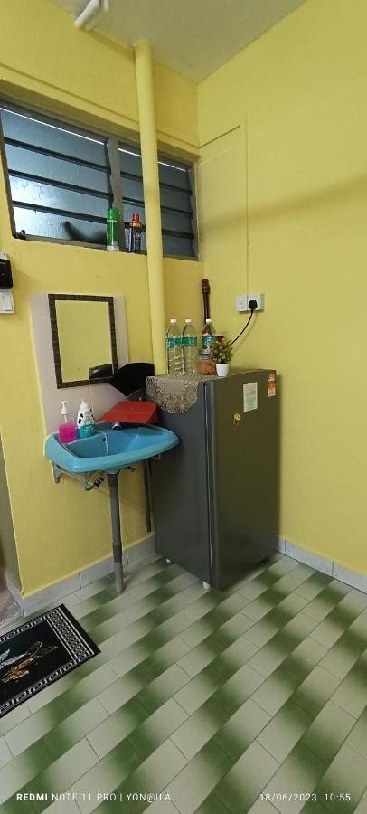 Homestay Rezeki Batu Gajah Exteriör bild