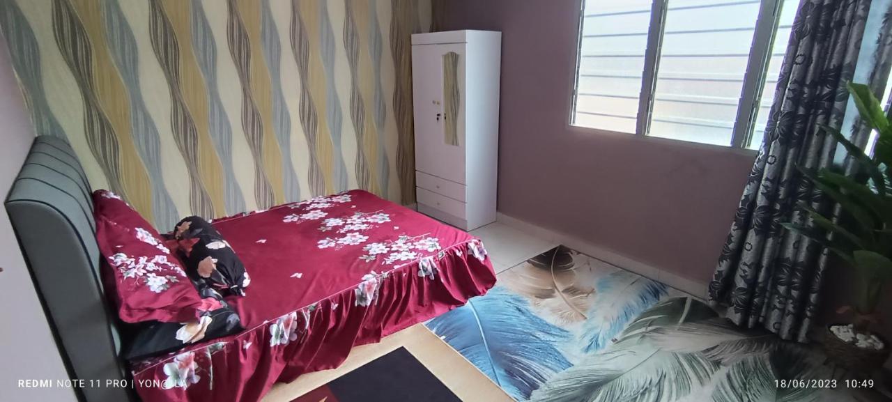 Homestay Rezeki Batu Gajah Exteriör bild