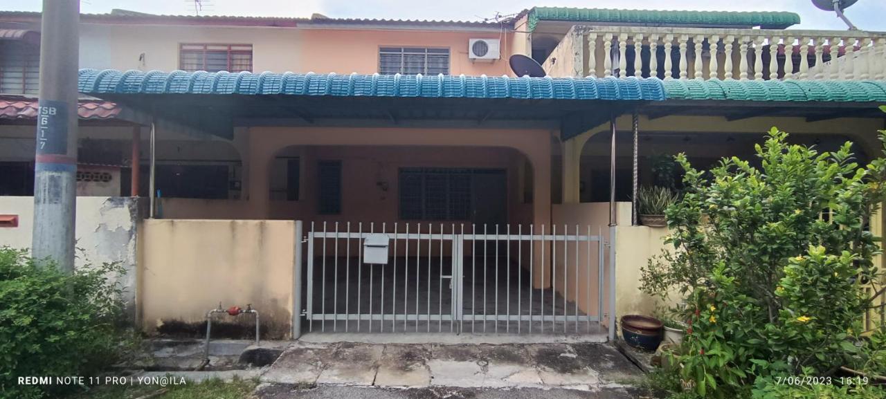 Homestay Rezeki Batu Gajah Exteriör bild