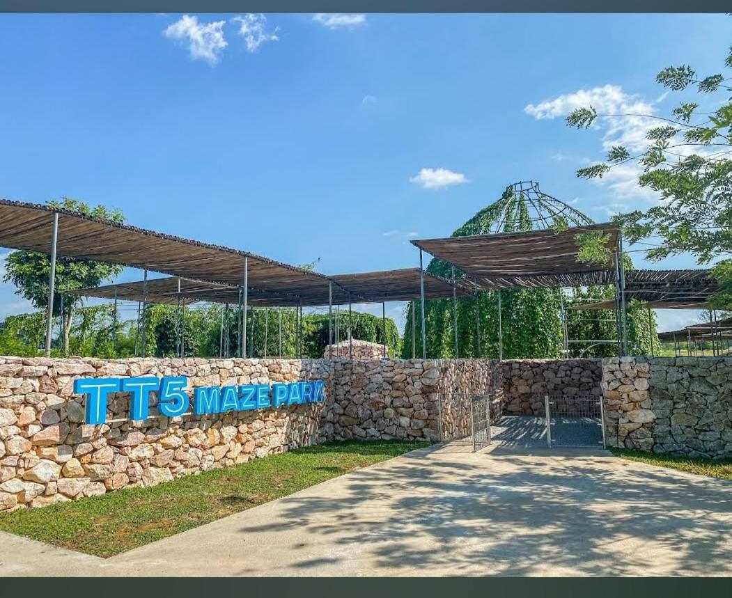 Homestay Rezeki Batu Gajah Exteriör bild